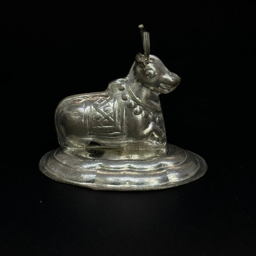 Cow and Calf Idol for Pooja | Kamdhenu Gau MATA Silver Color | Figurine showpiece Divine Pooja Gift décor - Master JewellersSilver Statue